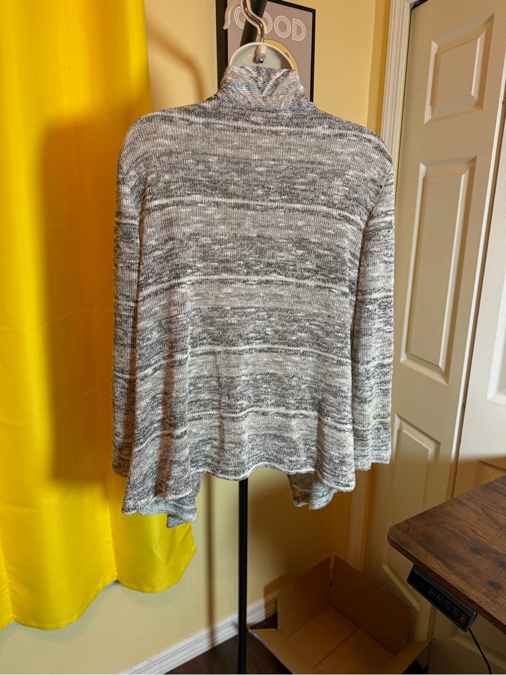 Hearts of Palm Women’s Large Gray Metallic Marled Knit Waterfall Cardigan - Picture 4 of 12
